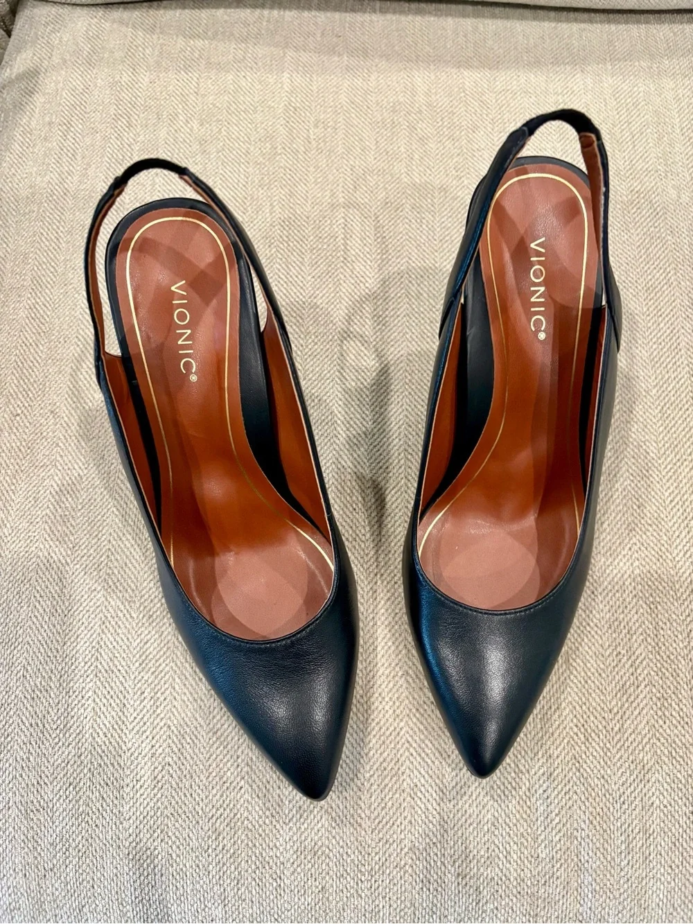 Vionic Black Leather Pointed-Toe Slingback Heels